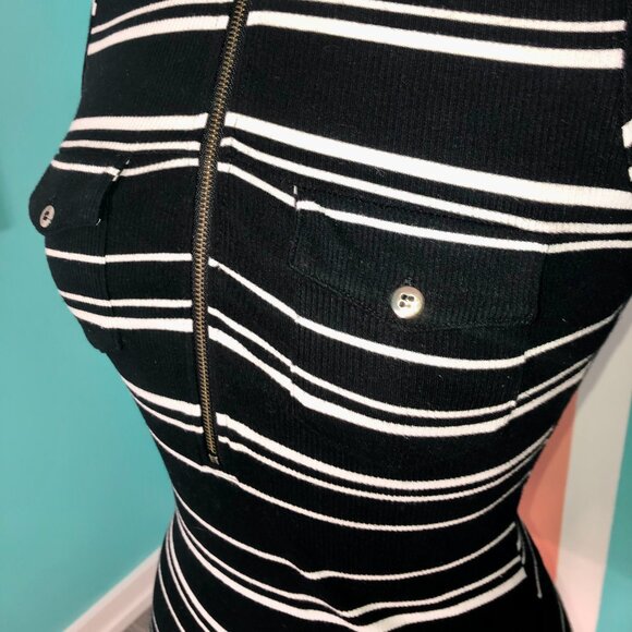 GUESS Black and White Striped Zip-Up Fitted Top - Picture 4 of 7